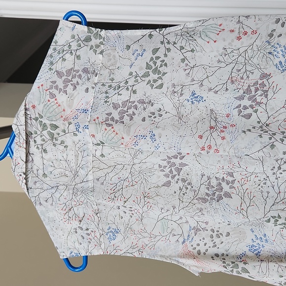 Floral Top - Picture 6 of 6